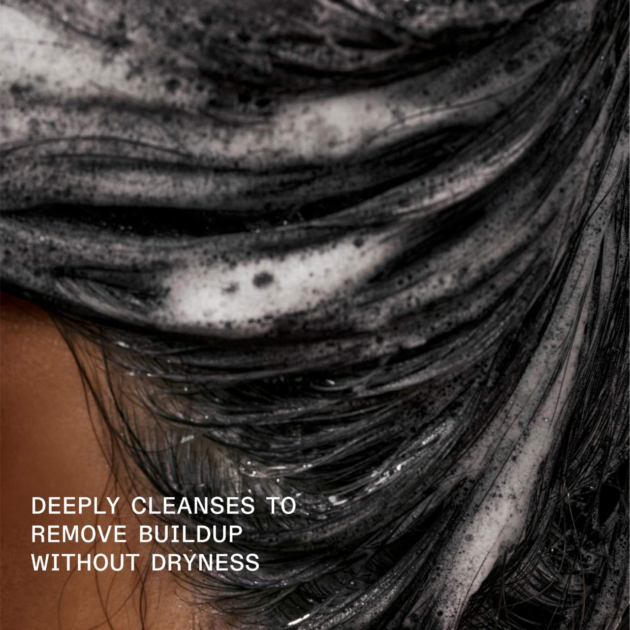OLAPLEX No.4C Bond Maintenance Clarifying Shampoo