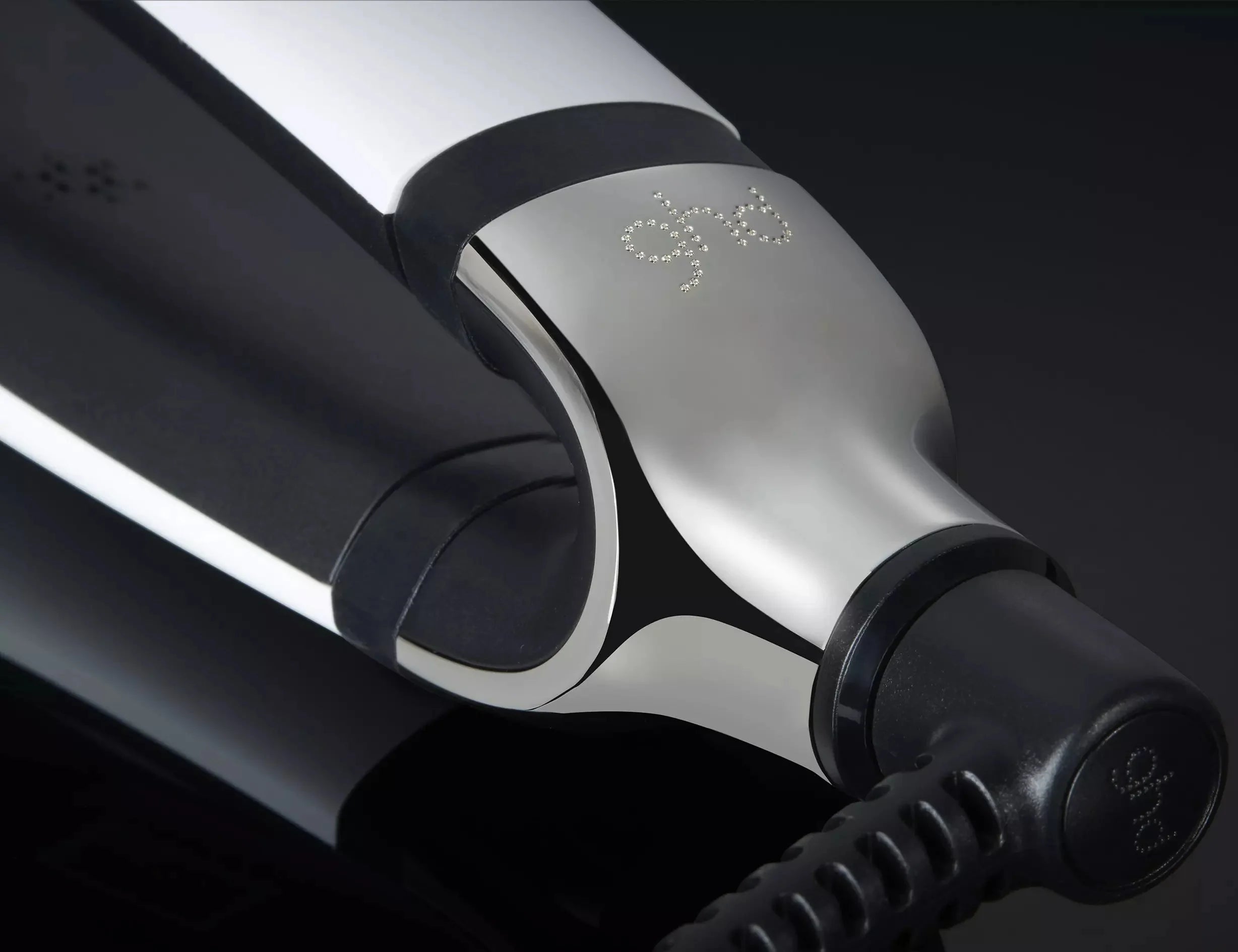 GHD Platinum+ Smart Styler 1" White